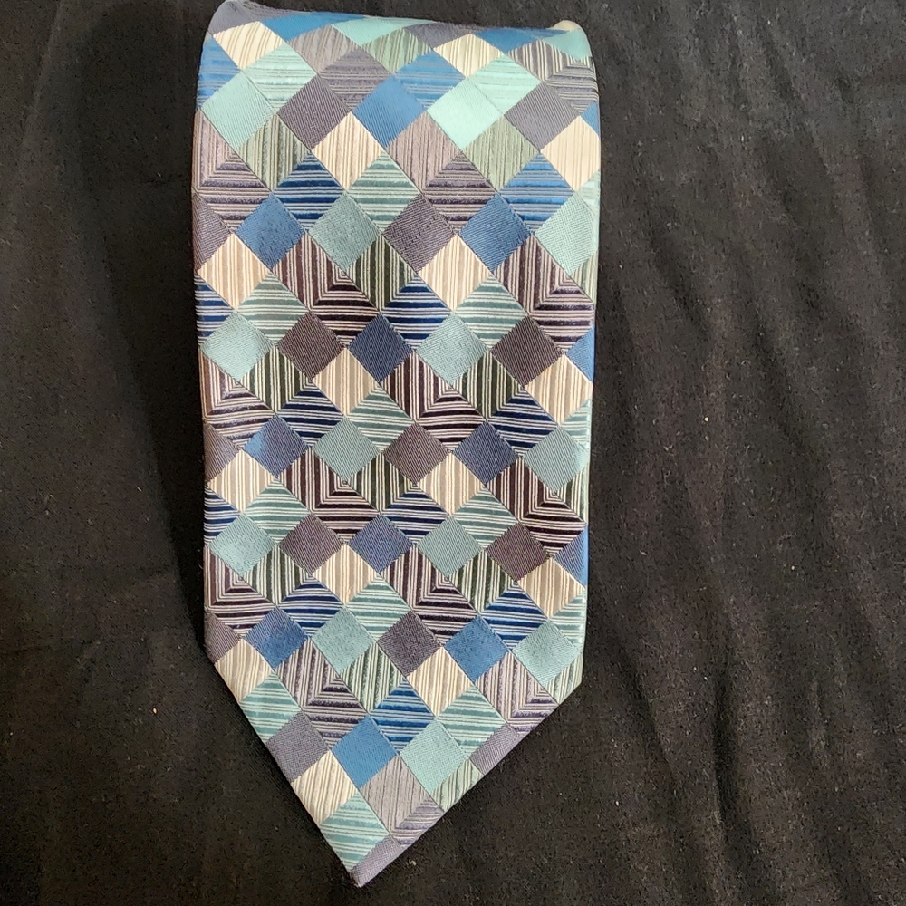 Vintage Goeffrey Beene Tie, 100% Silk.  Teal & aqua, 60x3.5 in